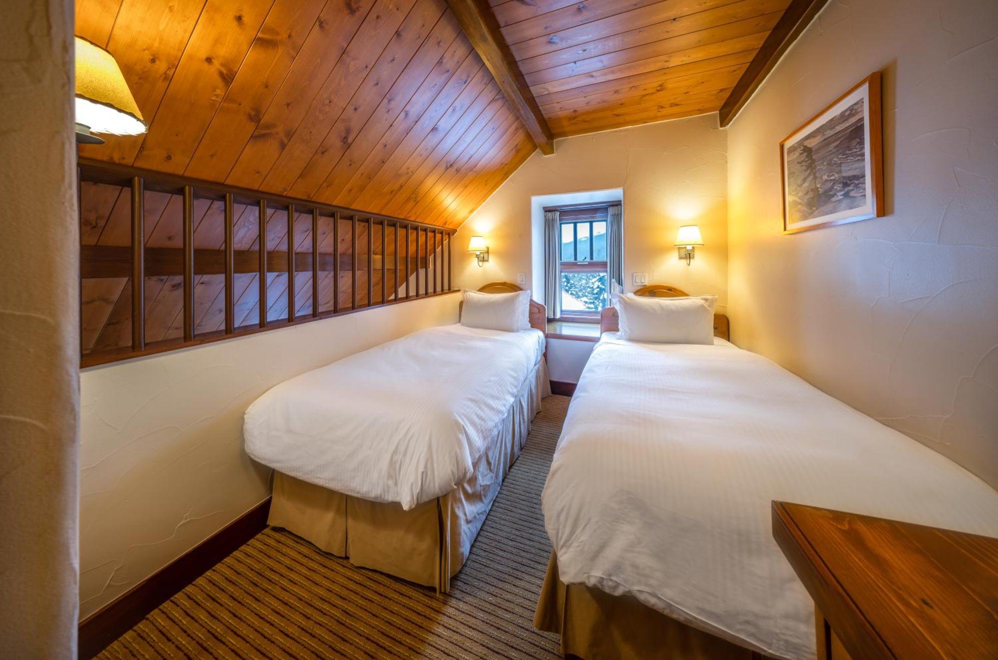 Post & Hotel Lake Louise